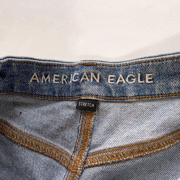American Eagle Distressed Curvy Mom Jeans Size 4 - Picture 6 of 10